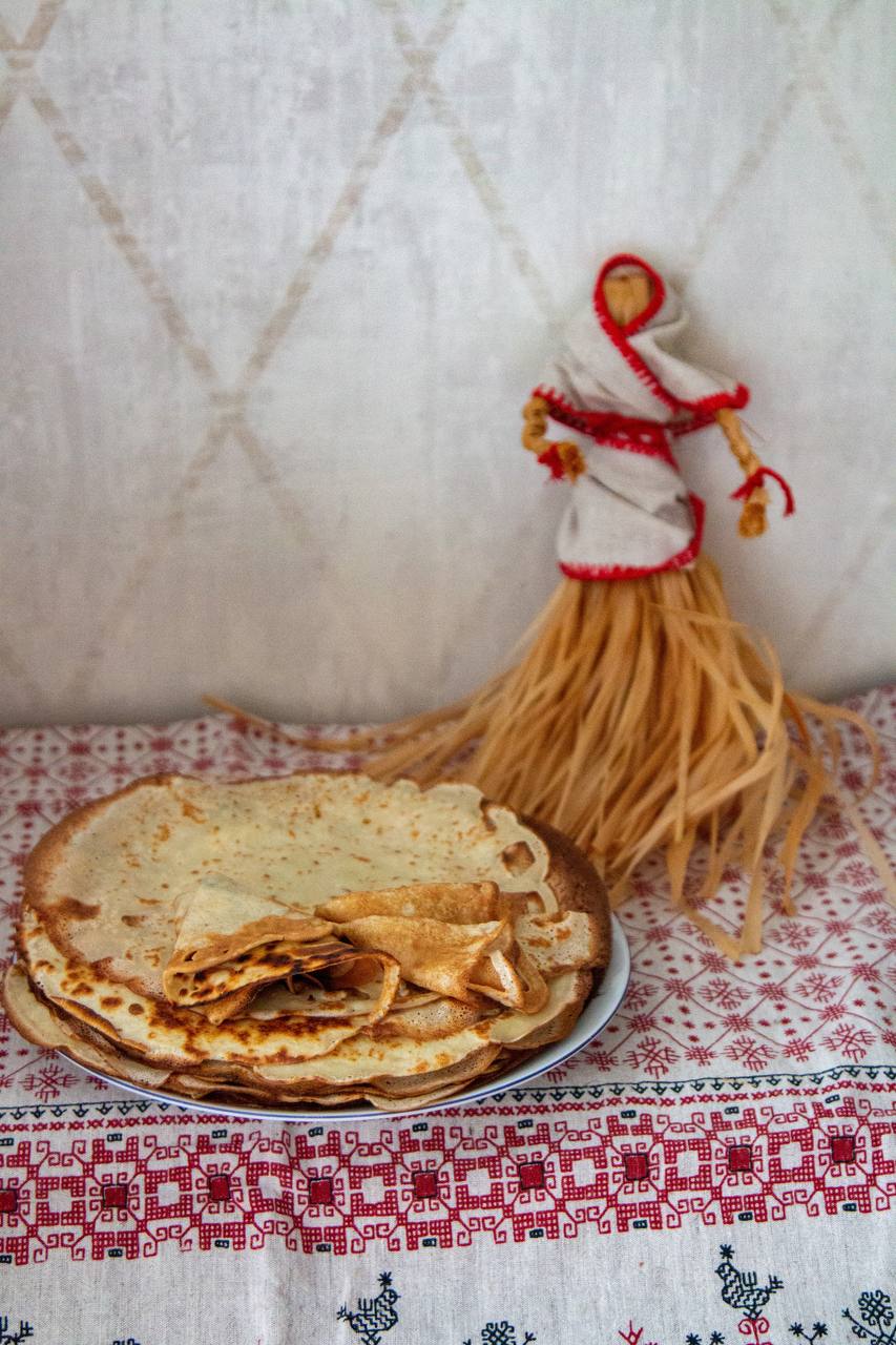 Блины ночью. Символы каждоготлня масленицы. Блинная неделя когда начинается в 2024 году. С началом масленицы. Масленица пятница.